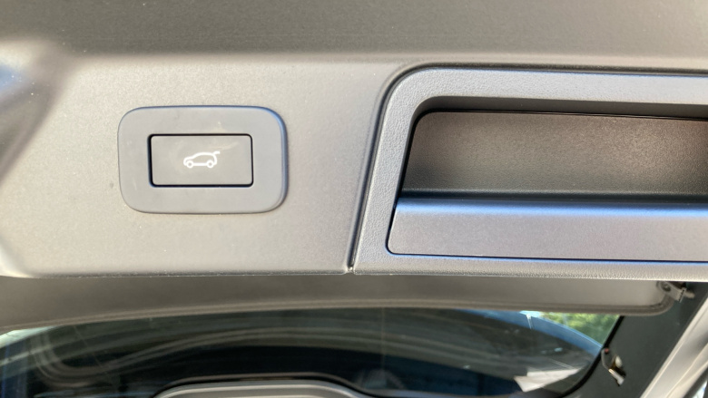 Land Rover Range Rover Velar 2.0 D200 MHEV Dynamic HSE 5dr Auto Diesel Estate